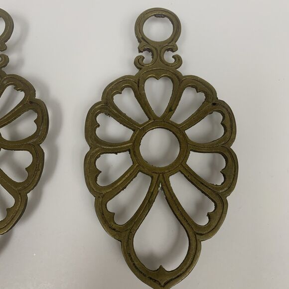 Vintage Brass 3 Footed Leaf Design Trivets 7.5” Long Set Of 2 - Picture 3 of 6